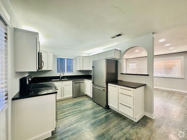 Building Photo - Charming Newly Remodeled 3-Bed, 2.5 Bath 2... Rental