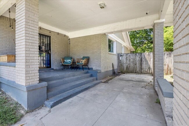 Photo - 729 N Willett St