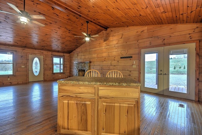 Photo - 13625 Horton Hwy