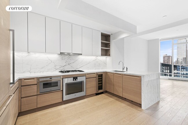 Building Photo - 30 Riverside Blvd Rental