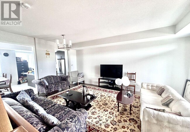 Photo - 167 Harding Park St