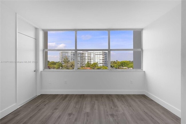 Photo - 1300 NE Miami Gardens Dr Unit 517E