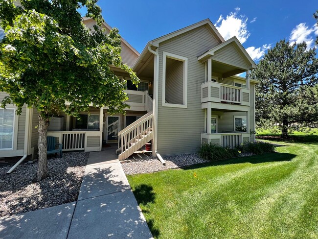 Charming Main floor 2 bed, 2 bath Condo - Charming Main floor 2 bed, 2 bath Condo