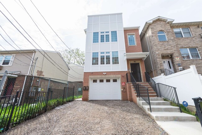 Photo - 95 Chadwick Ave Unidad 2 Rental