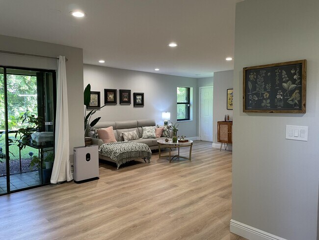 Photo - 12725 Shoreline Dr Unit 6d