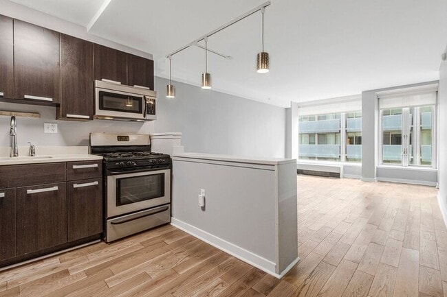 Building Photo - 1101 3rd St SW