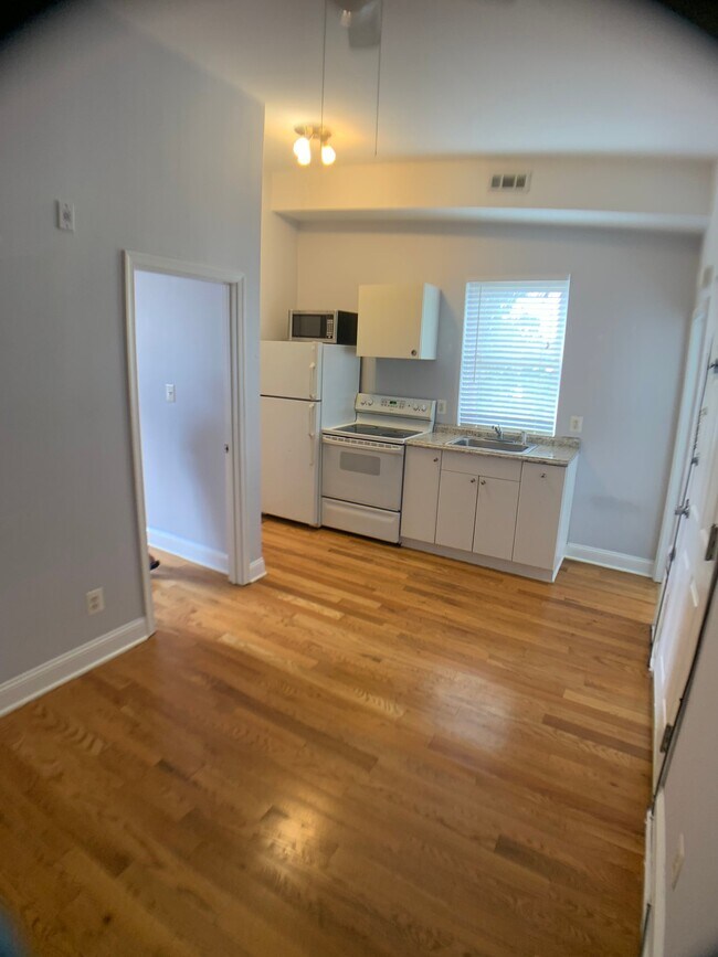 Photo - 1431 John St Unit 3F