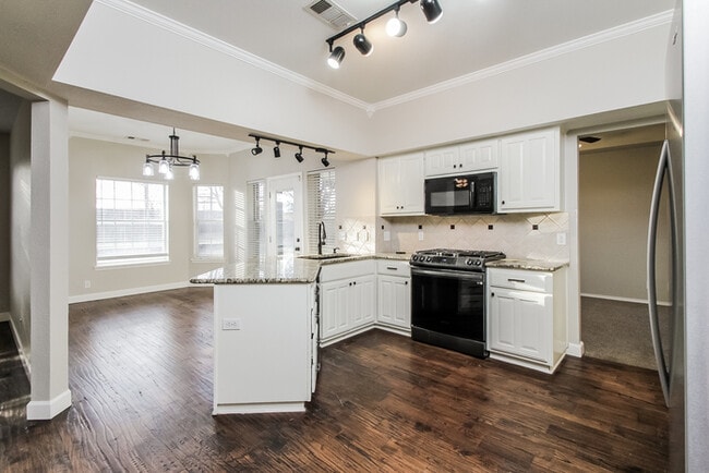 Photo - 820 N Willow Ave