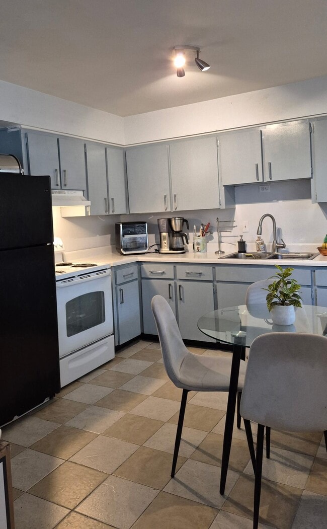 5211 31st Street Ct E Unit A