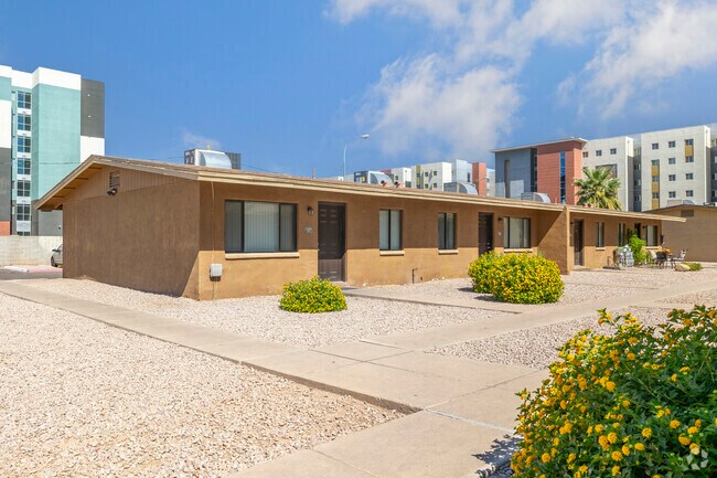 Photo - Casa Loma Apartments