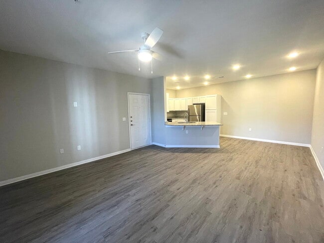 Photo - 300 Willow Grv Wy Unidad 9143 Rental