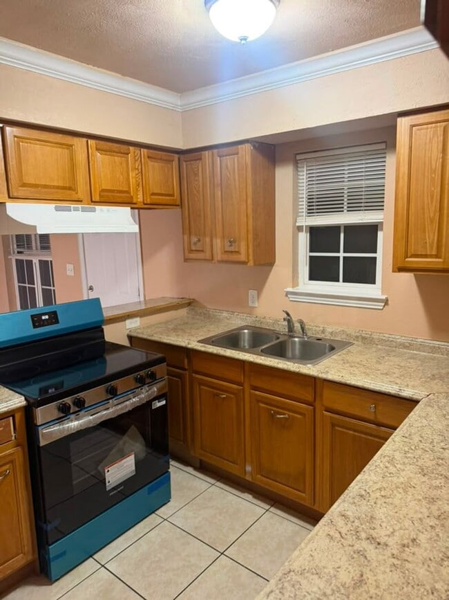 Photo - 317 Pecan St