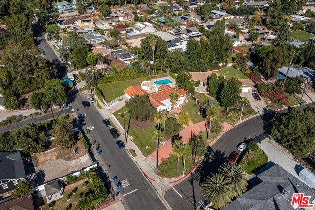 Photo - 10440 Johanna Ave