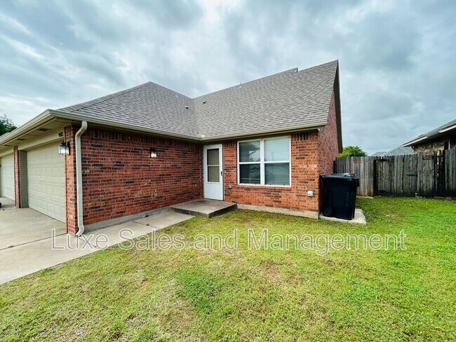 Photo - 9606 SW 17th St