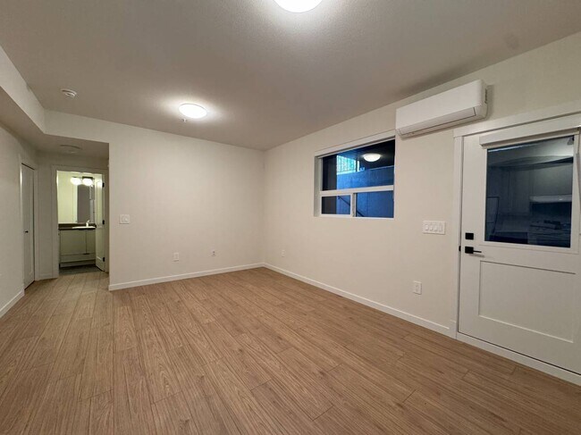 Photo - 11052 Lockwood St