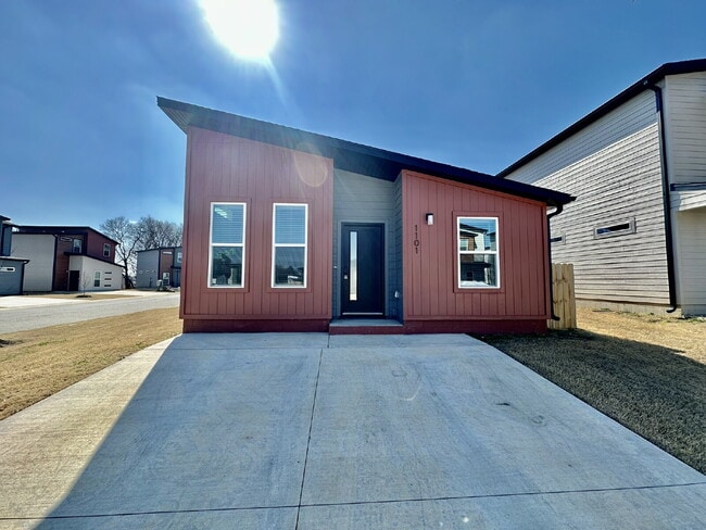 Photo - 1101 States Ave