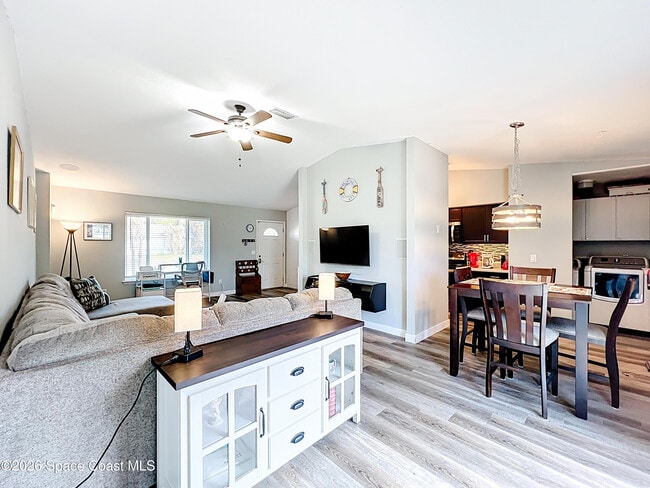 Photo - 1614 Earlham Ave NW