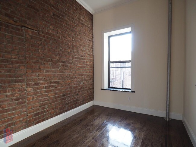 Photo - 314 E 106th St Apartment Unit 26