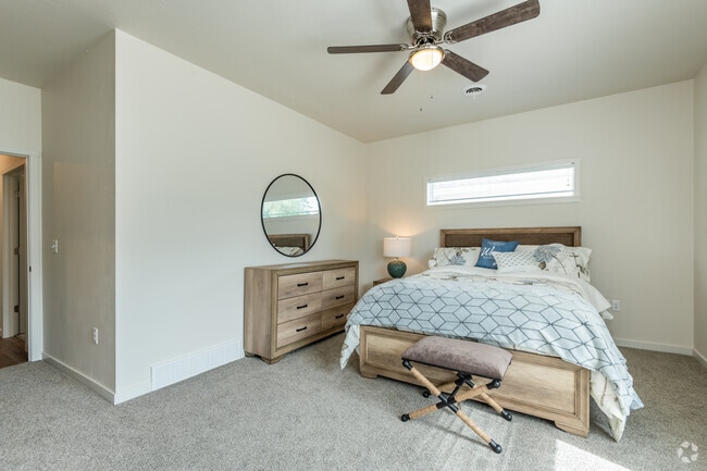 3 BR, 2 BA - 1,450SF