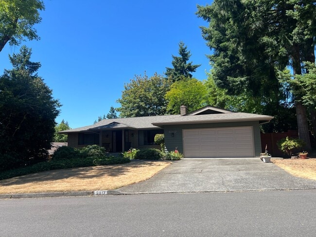 Building Photo - 6bd/3ba Bellevue House