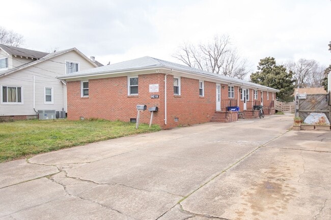 Building Photo - 9275 Hickory St Unit A