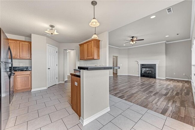 Photo - GREAT LOCATION IN ROGERS!!!