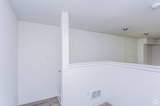 STUDIO - 328SF