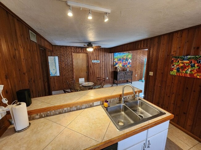 Photo - 2006 Hill St