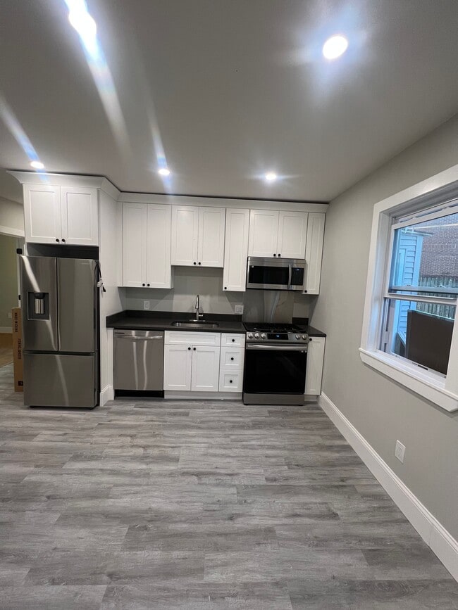 Photo - 42 Irwin St Unit 2