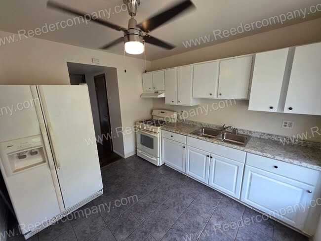 Photo - Beautiful 3 Bedroom Townhouse across from Morton High School!