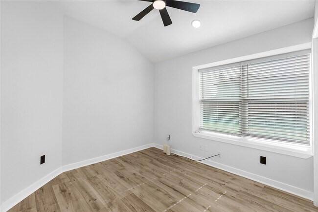 Photo - 18503 Willow Moss Dr