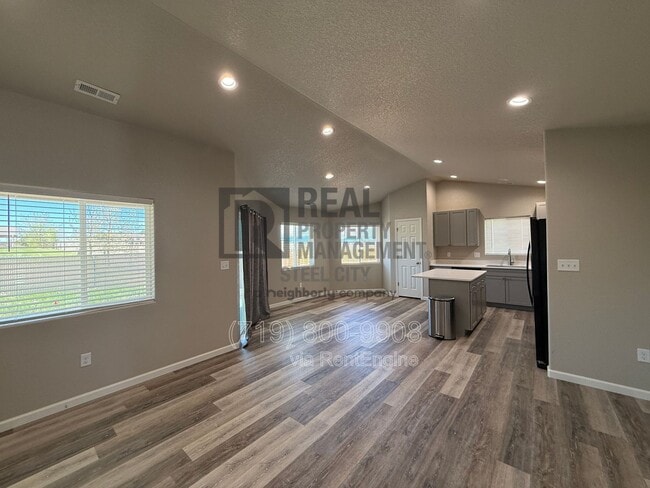 Photo - 153 S Stardust Cir