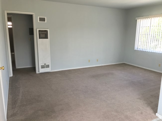 5. Sala de estar - 11330 Mississippi Ave Unidad 2