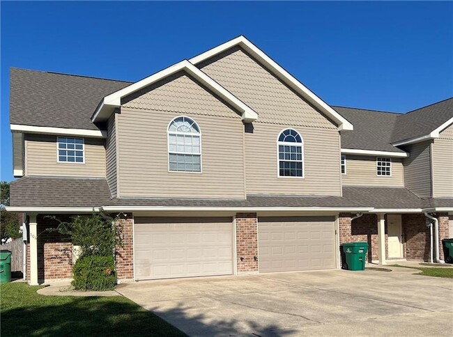 Building Photo - 303 Perryl Ln