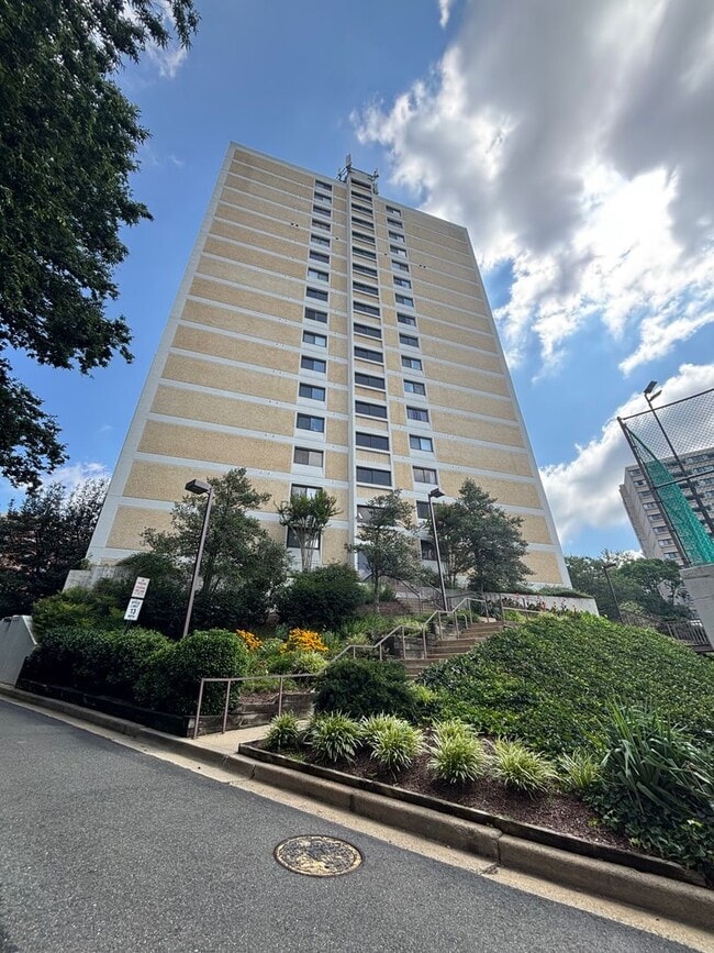 Building Photo - 6101 Edsall Rd Unit 6101 Edsall Road #1709 Rental
