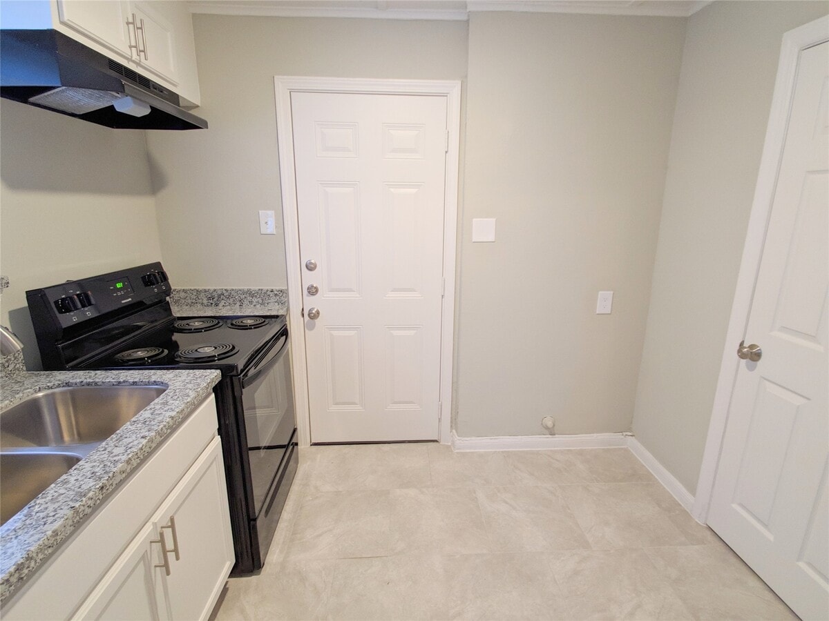 Photo - 505 13th St N