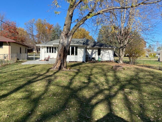 Photo - 1215 Grove St