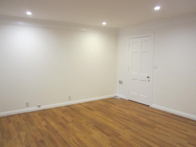 Photo - 10371-10375 Ashton Ave