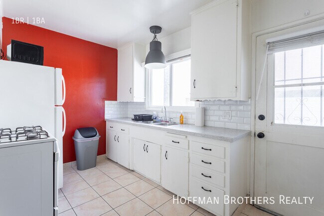 Photo - 12423 1/2 Chandler Blvd