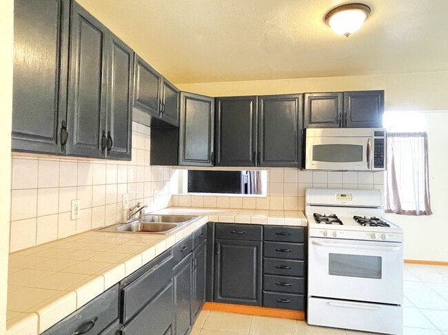 Photo - 1349 Walnut Ave Unidad A