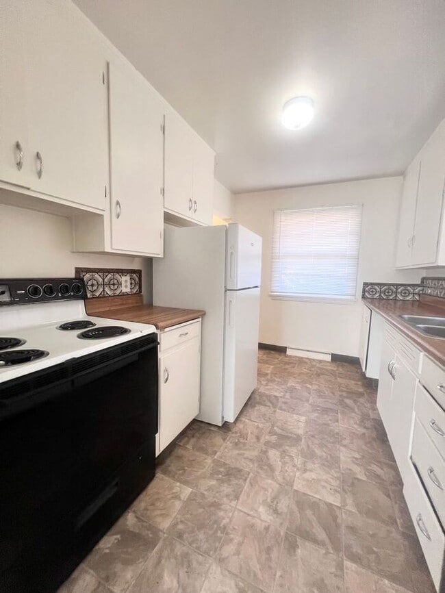 Photo - Large 2 bedroom, 2 bath Duplex with Attached 1 car garage in West Loveland, CO