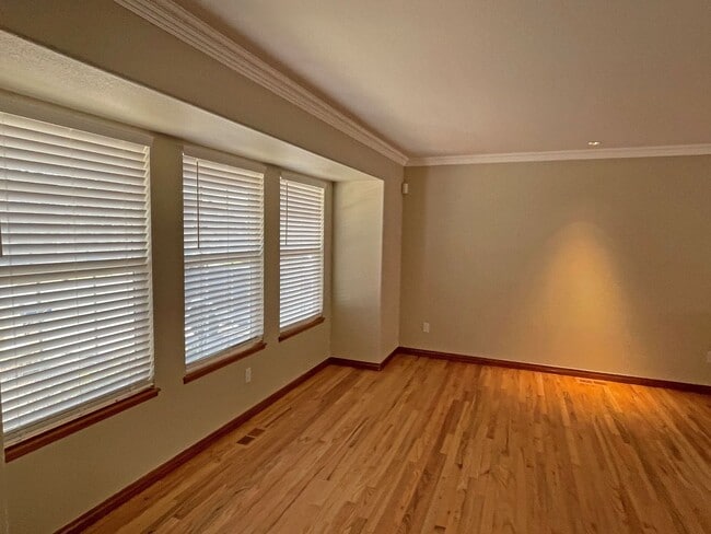 Photo - Spacious 5 bedroom, 2-story in Briargate