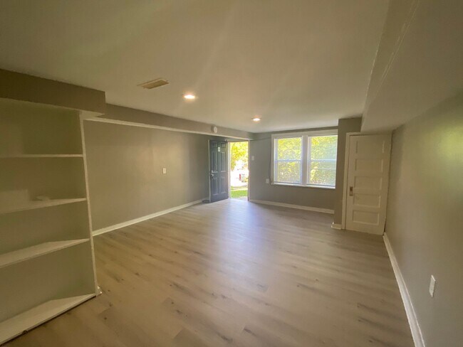 Photo - WAH832 Unit #3