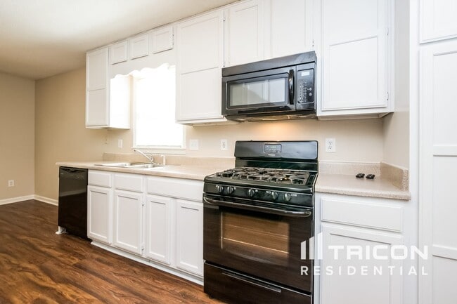 Photo - 1358 Chatley Way