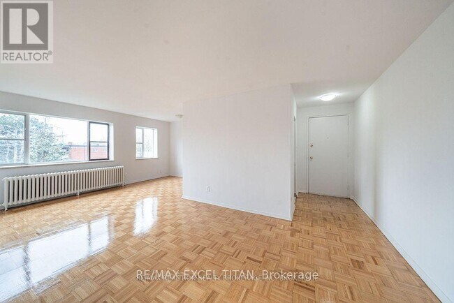 Photo - 799 Robinson St Unit 9