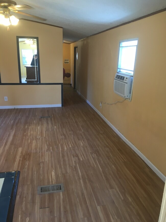 Photo - 815 Clutts Rd