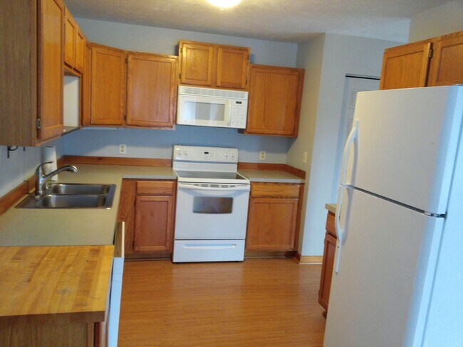 Photo - 4400 Manhattan W