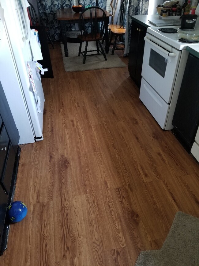 KITCHEN - 20322 Mountaindale Dr