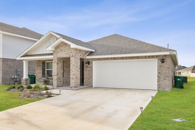 Photo - 4/2 Stunning Brick Home with community poo...