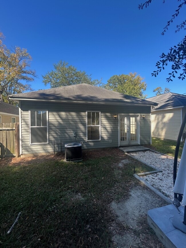 Photo - 918 Woodlawn Ave